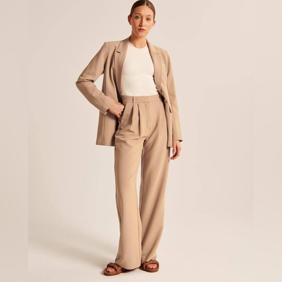 Abercrombie & Fitch Pants - NWT Abercrombie Sloane Pant in Tan (Curve Love)